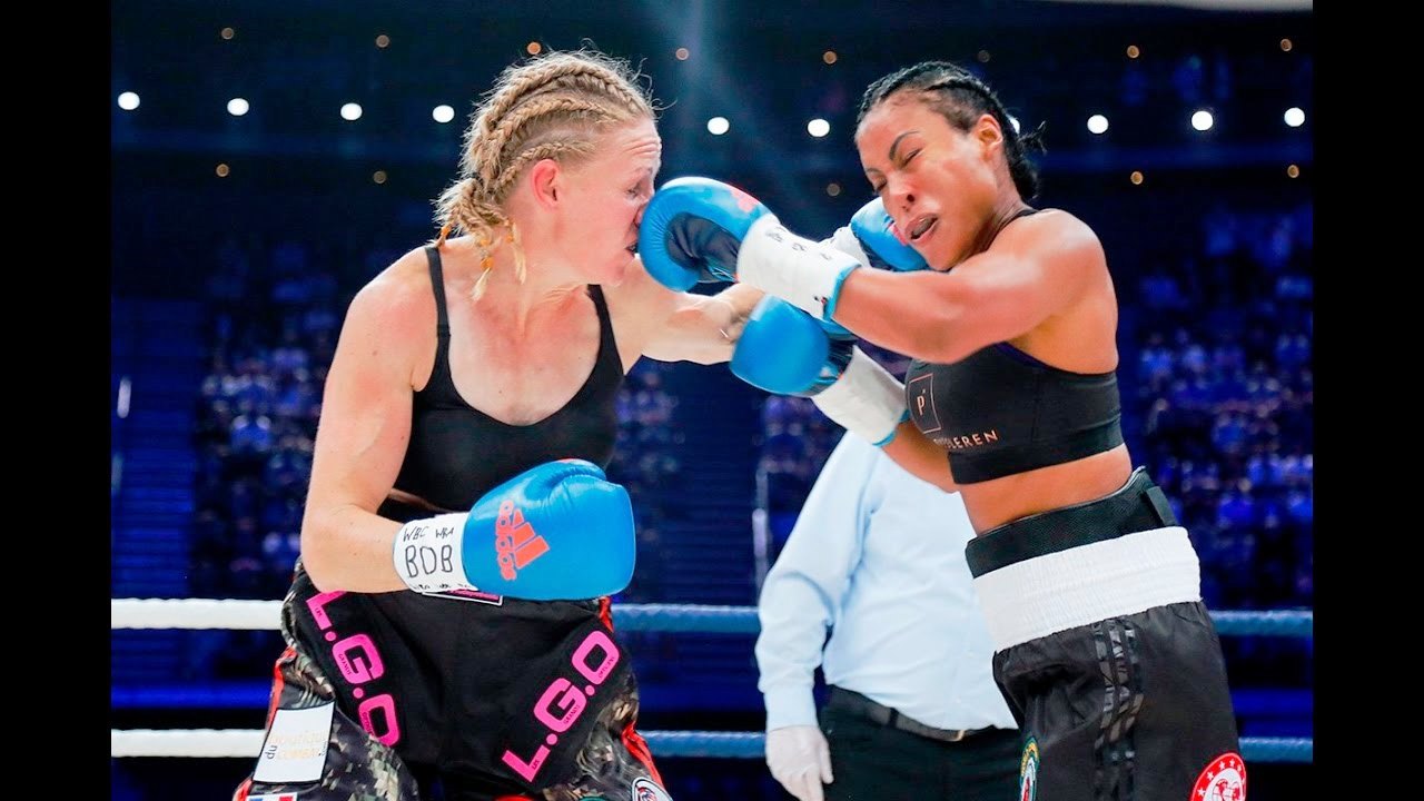 Cecilia Braekhus KOs Mathis