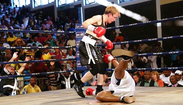 Pound for Pound Best Layla McCarter Signs with Mayweather Promotions