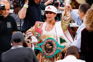 Amanda-Serrano-Defeats-Heather-Hardy-and-Wins-WBO-and-WBC-Titles