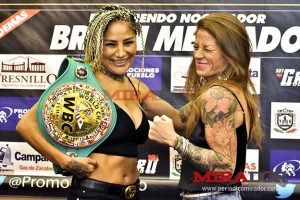 Womens-Boxing-Barby-Juarez-vs-Carolina-Duer2