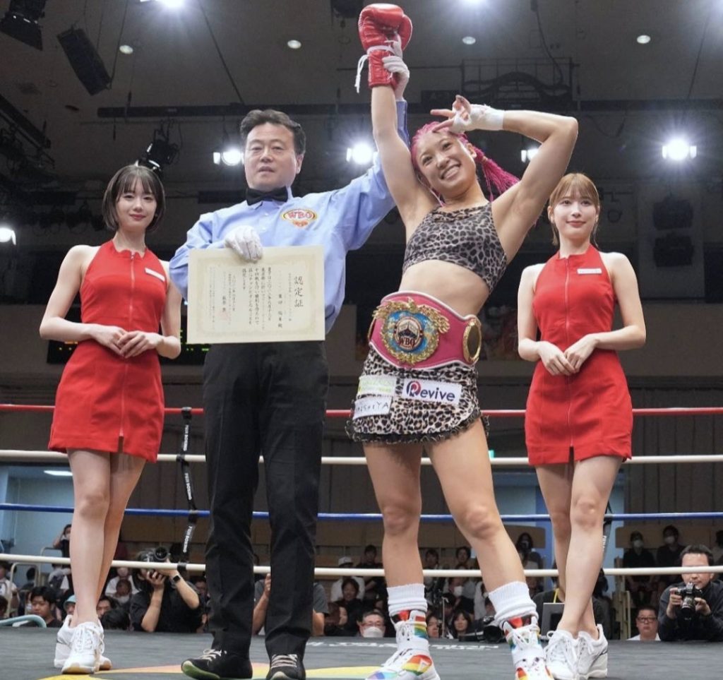 Mizuki Hiruta Keeps Title by KO
