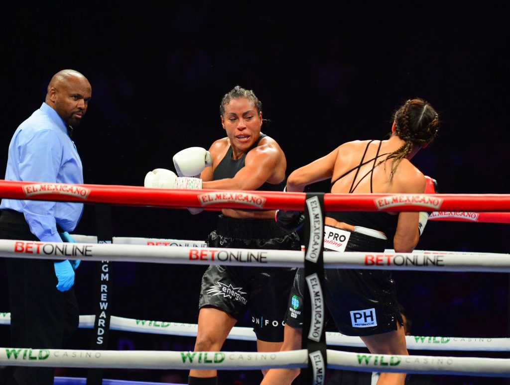 Cecilia Braekhus Defeats Maricela Cornejo in Las Vegas