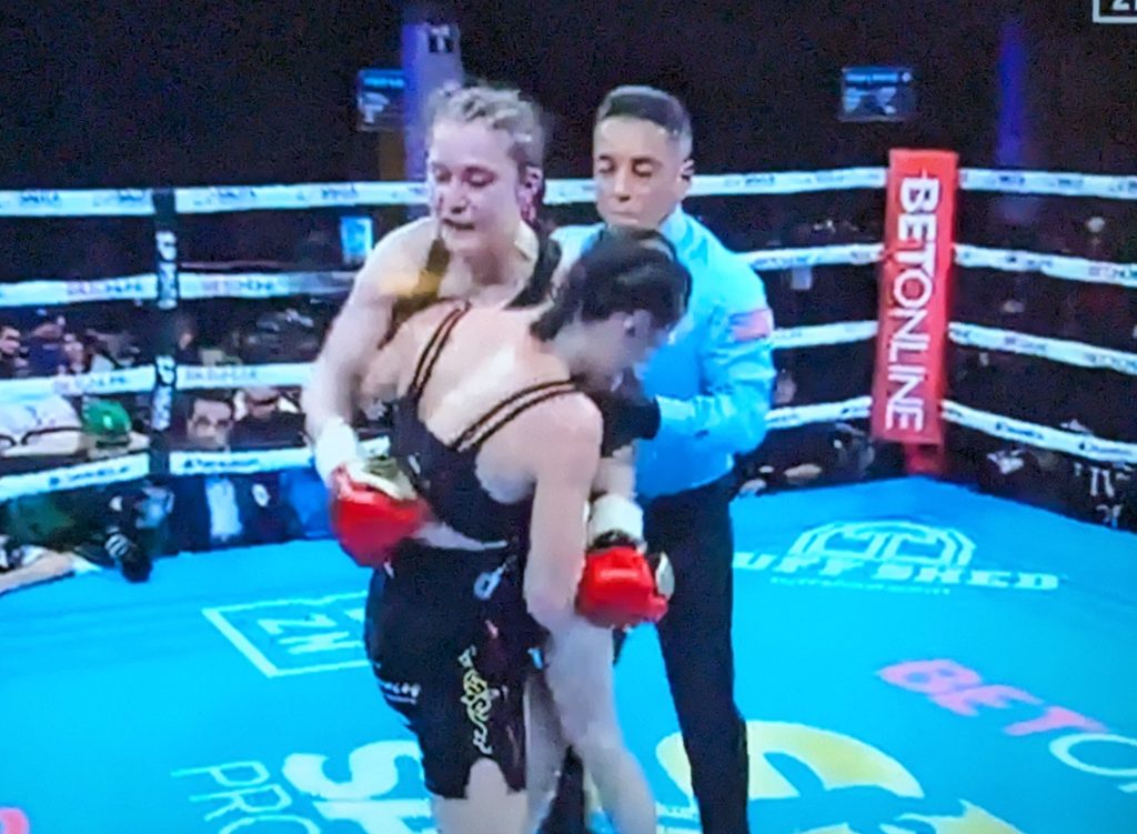 Canada’s Caroline Veyre Wins by Grappling