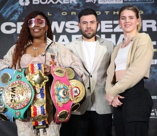 Franchon-Crews-Dezurn-vs-Savannah-Marshall.jpg